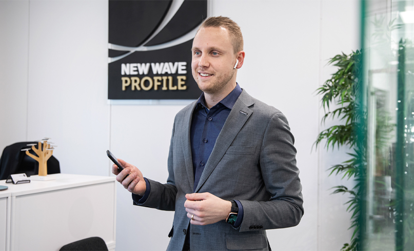 Medarbetare på Voky i samtal med personalen på RISE.